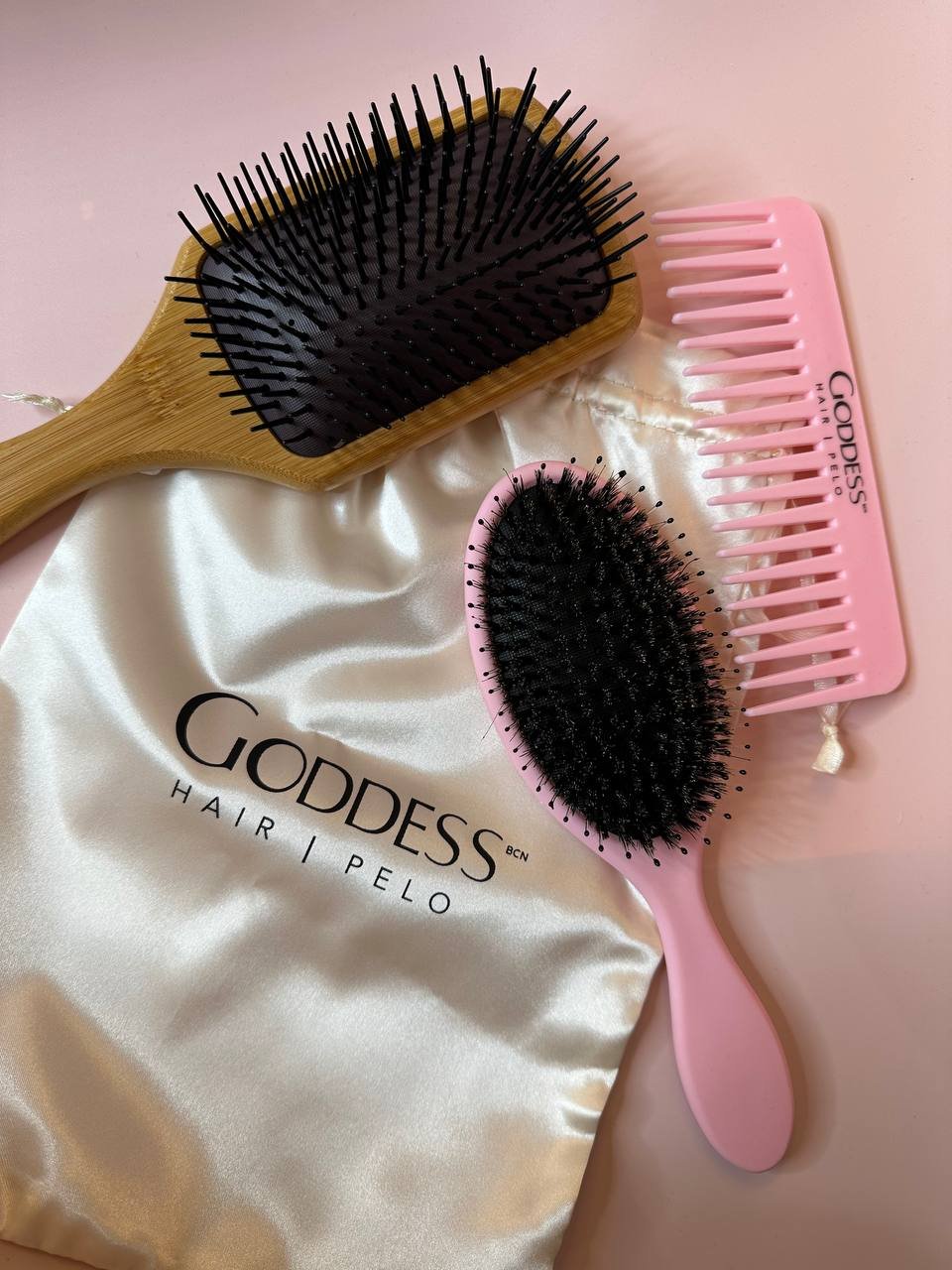 Kit de Estilismo: Cepillos, Peines y Rizador de Cabello